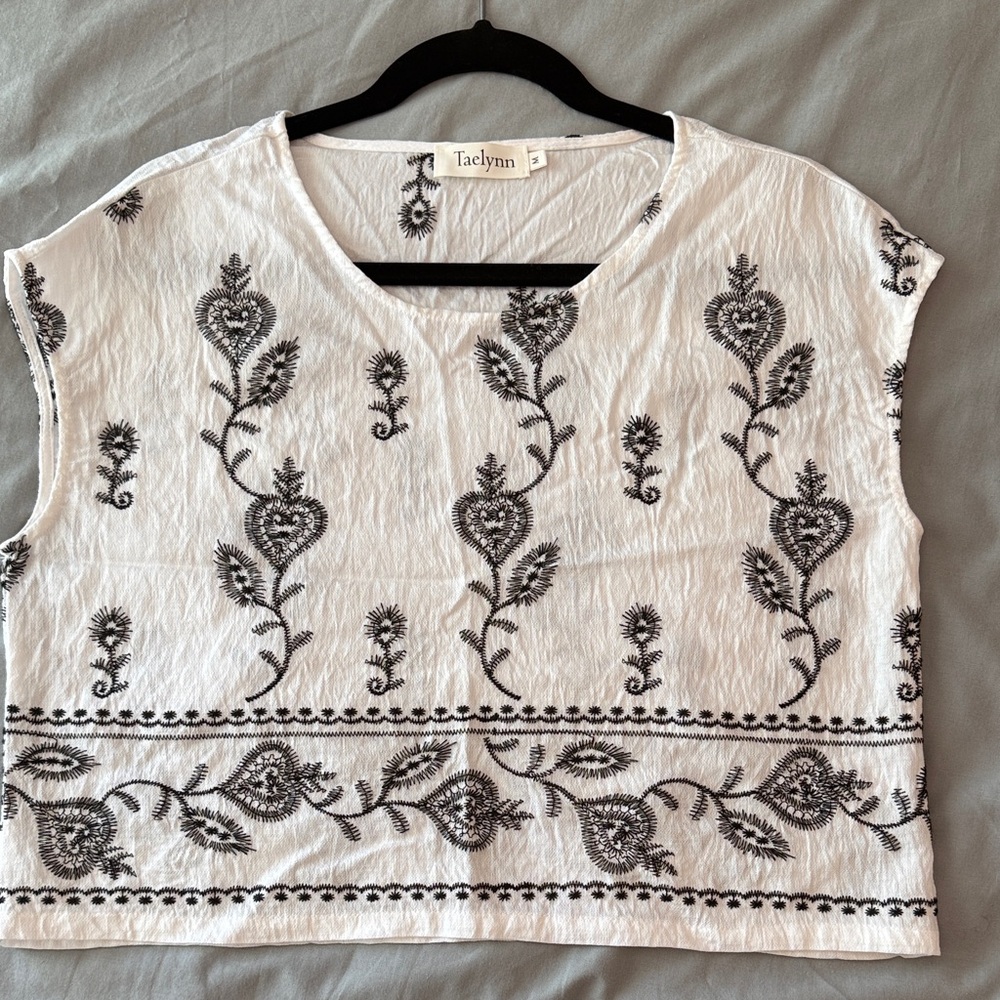 White Embroidered Floral Cropped Top